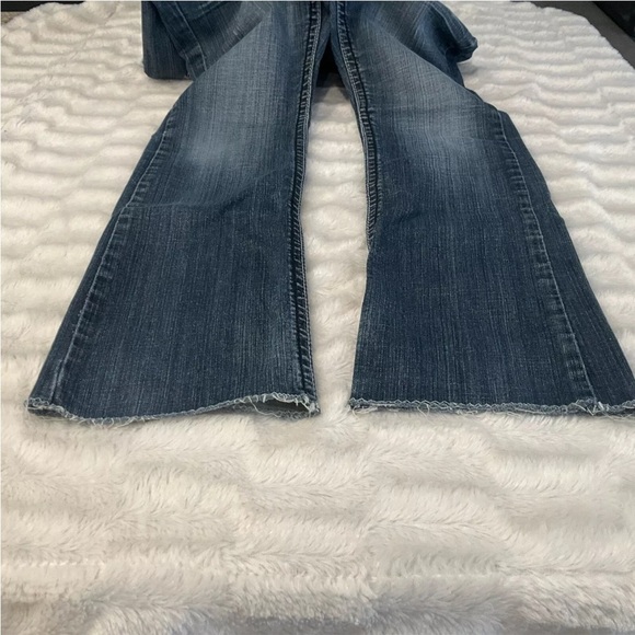 Antique Rivet Women’s Raw Hem Embellished Jeans Size 28 - Picture 11 of 15